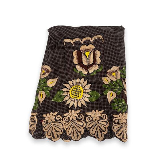 Brown Mexican Embroidered Apron – Premium Cotton Blend Apron with Beige Floral - Picture 8 of 9